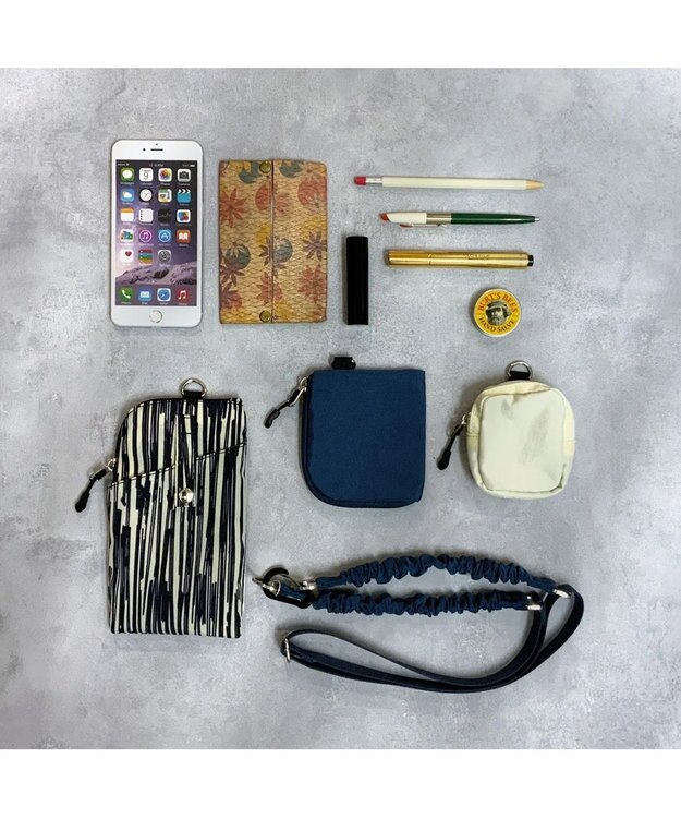 UNBILLION cachecache バンジーコードナイロンスマホショルダー アイボリーネイビー