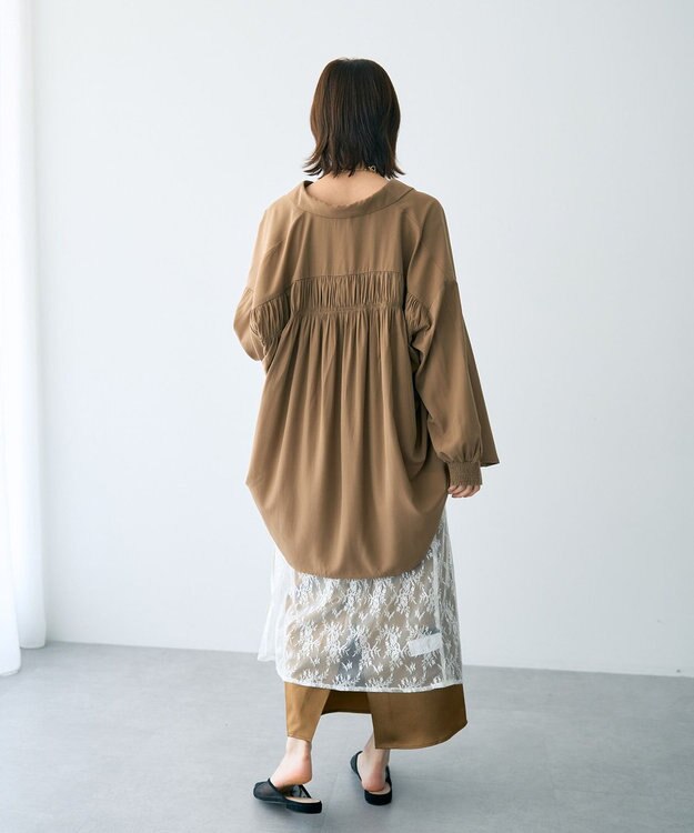 YECCA VECCA バックギャザーロングシャツ Dark Beige
