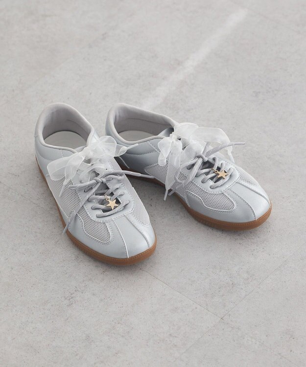earth music&ecology チャーム付きＷリボンスニーカー Silver
