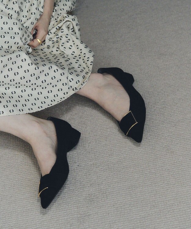 YECCA VECCA バックルローヒールパンプス Camel