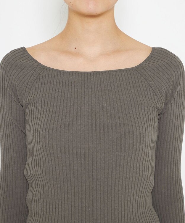 uncrave 【洗える】スムースニット オフショルプルオーバー（uncrave WHITE） カーキグレー