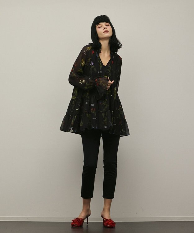 GRACE CONTINENTAL ボタニカルプリントチュニックトップ ブラック