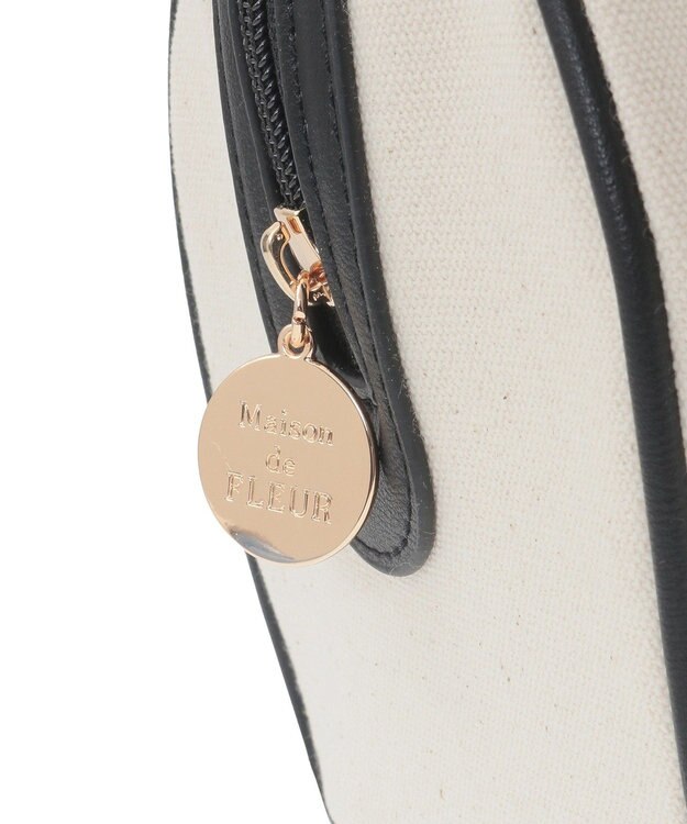 Maison de FLEUR チャーム付きキャンバスボストンバッグ Black