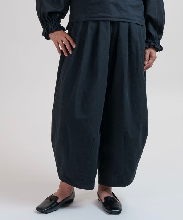 muuc 〈綿100%〉〈涼しいワッシャー生地〉〈裾タック入り〉〈ワイドシルエット〉サーカスパンツ ブラック