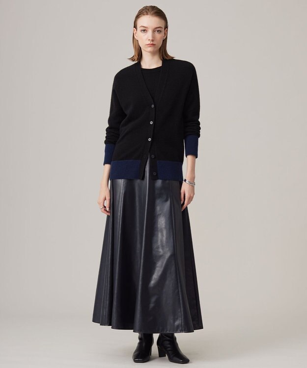 ICB 【CLASSY.1月号掲載・前後着用可能】ピュアカシミヤ バイカラーニット ブラック×ネイビー系