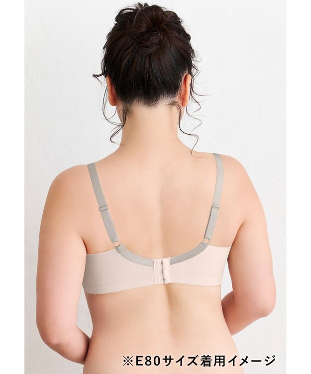 WACOAL 【小さく見せるブラ】 レーシィ ブラジャー 着やせ効果 コンパクトにメイク バストの突出をおさえる 背中の段差を軽減 大きいサイズ レディース BRB453 /ワコール クリーム