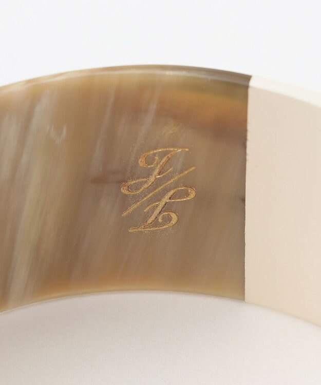 自由区 ウォーターバッファロー バングル アイボリー