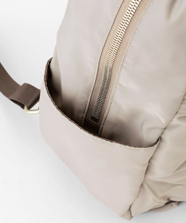 Y'SACCS ポリエステルツイル リュックサック グレージュ