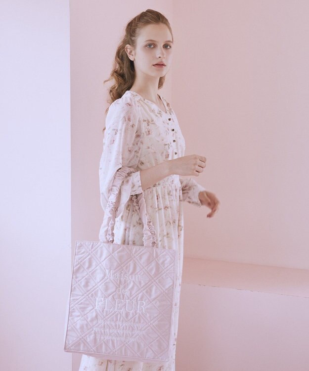 Maison de FLEUR ブランドロゴ刺繍キルティングスクエアトート Pink