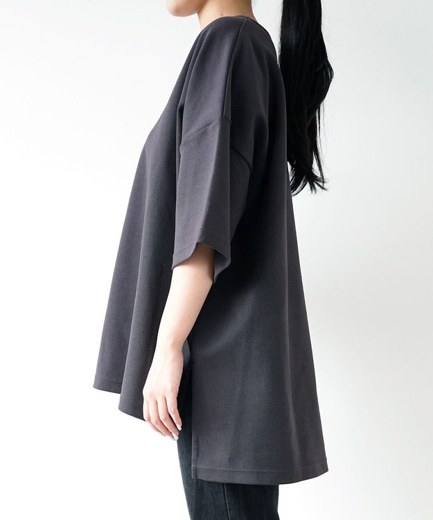 WHITE MAILS PAPER DOUBLE JERSEY KEY NECK T-シャツ チャコールグレー