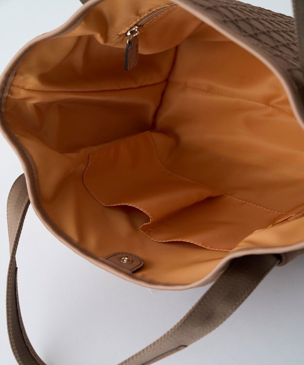 MIYABIYA LAQUOH【撥水加工】篭目柄エンボスボンディングトートS カフェオレ