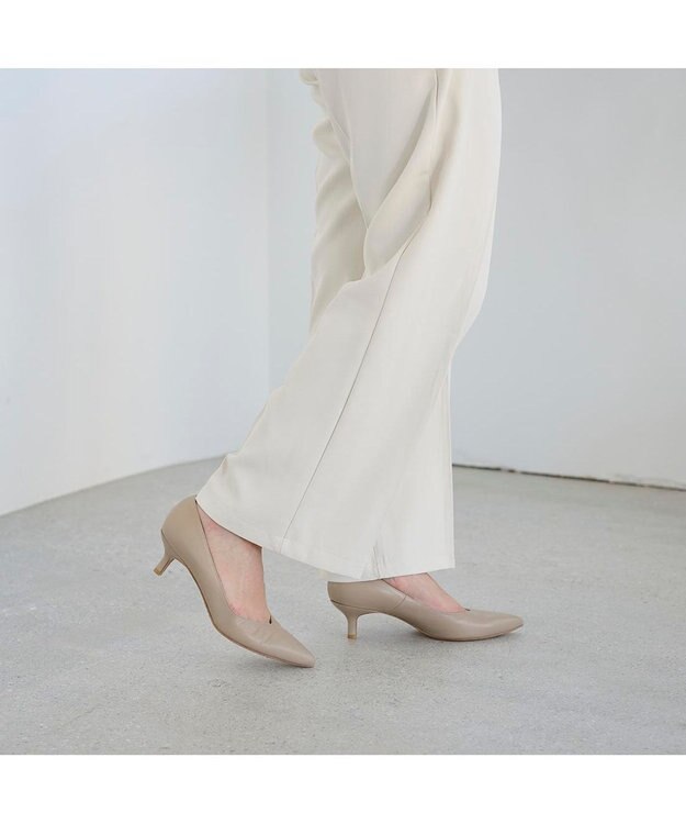 MODE ET JACOMO <MODE ET JACOMO>ポインテッドVカットプレーンパンプス ベージュ