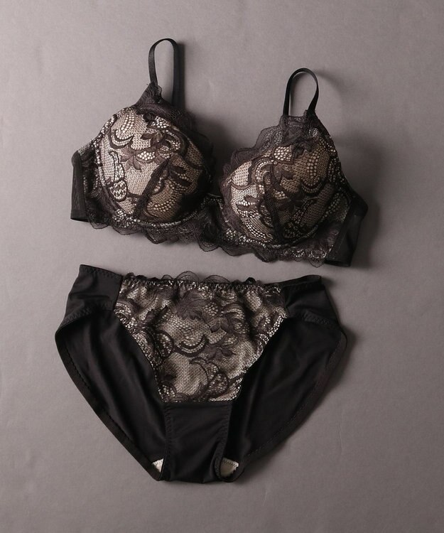 Wing ブラジャー 立体感のあるバストをメイク ふっくらデコルテ きれいな谷間 ブラのズレ・浮きを軽減 【ハイライトブラ】 ブラ CB4000 ウイング／ワコール ブラック