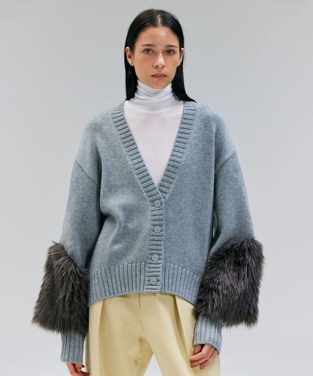 BEIGE， 【洗える】CHESTER / フェイクファーVネックカーディガン Md.Gray