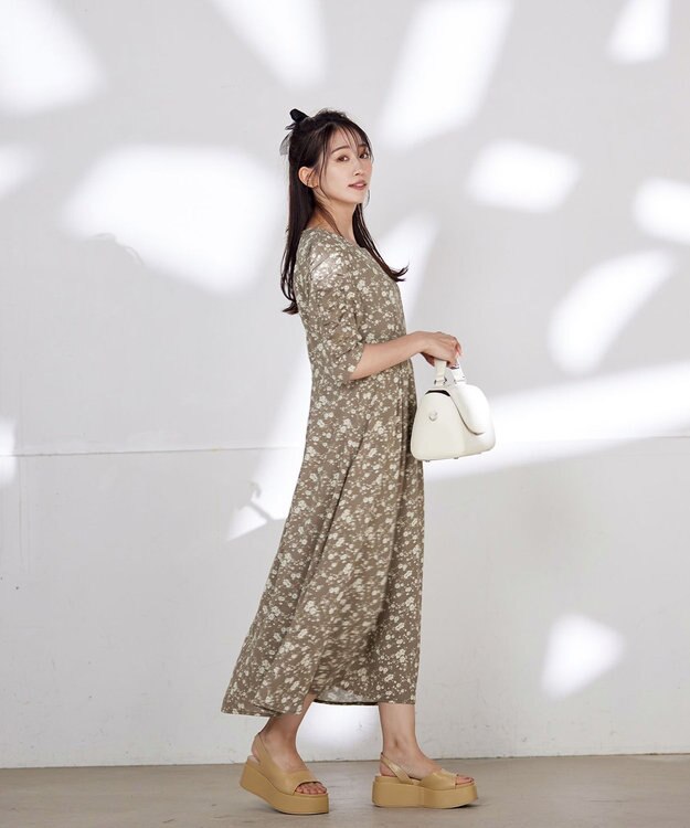 Tiaclasse 【洗える】ギャザースリーブ花柄ワンピース モカ