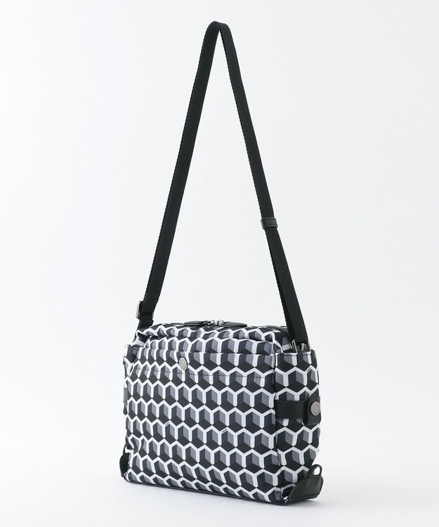 Y'SACCS キュービックモノグラム　スクエアショルダー ブラック