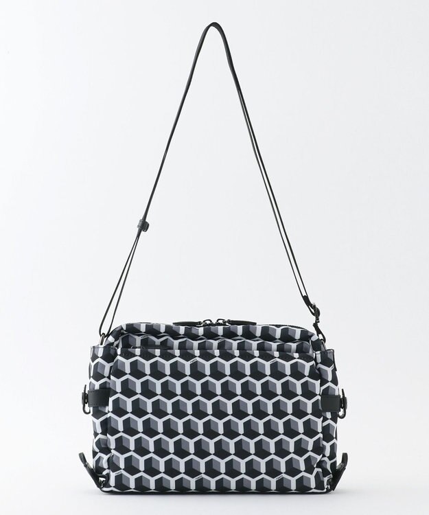 Y'SACCS キュービックモノグラム　スクエアショルダー ブラック