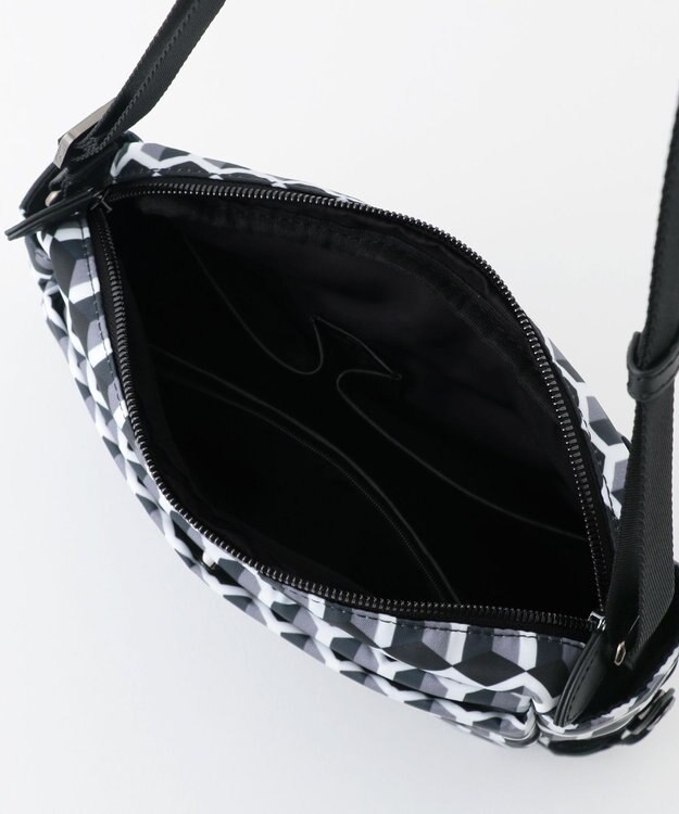 Y'SACCS キュービックモノグラム　スクエアショルダー ブラック