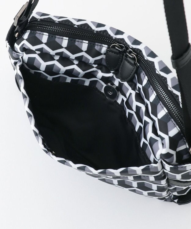 Y'SACCS キュービックモノグラム　スクエアショルダー ブラック