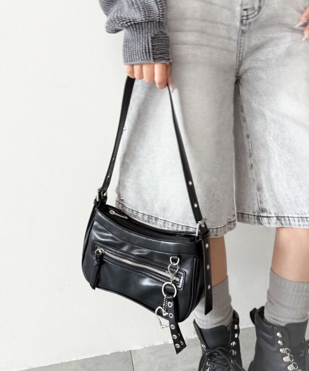 WEGO チャーム付きハトメベルトバッグ ブラック