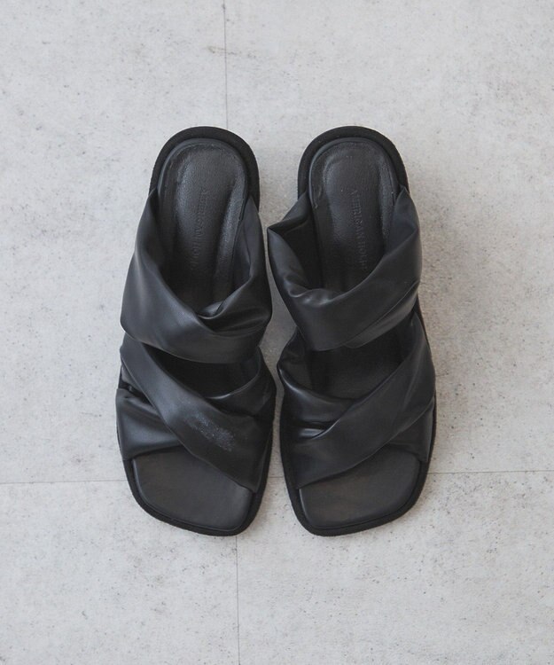 AMERICAN HOLIC パフツイストサンダル Black