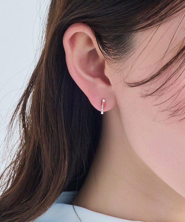 Phoebe 【金属アレルギー対応/痛くないシリーズ】ツイストバービジューライトフィットイヤリング　シャンパンゴールド シャンパンゴールド