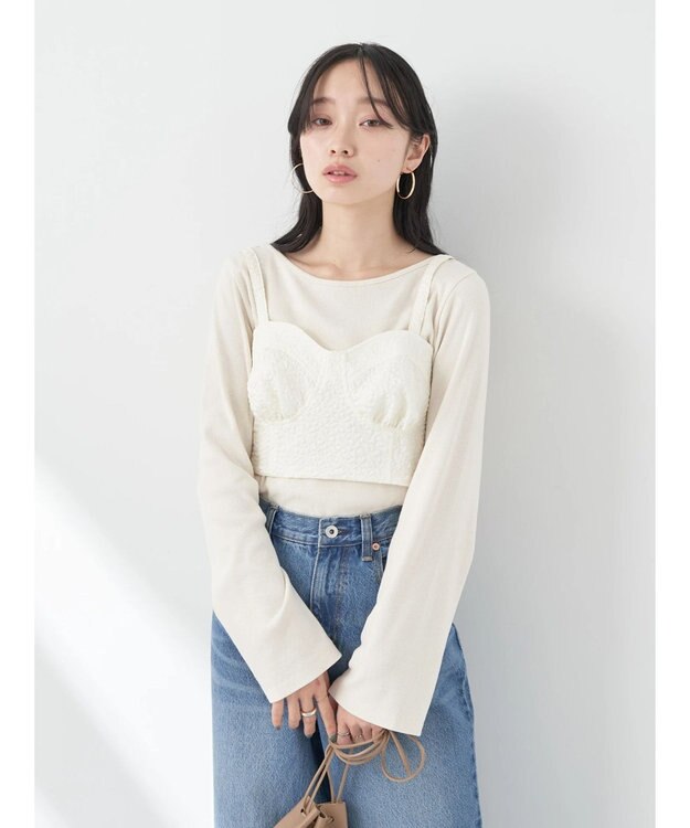 earth music&ecology エンボスフラワービスチェ Ivory