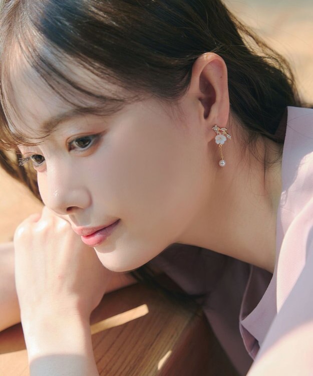 Tiaclasse 【金属アレルギー対応】 シアーフラワードロップピアス ゴールド