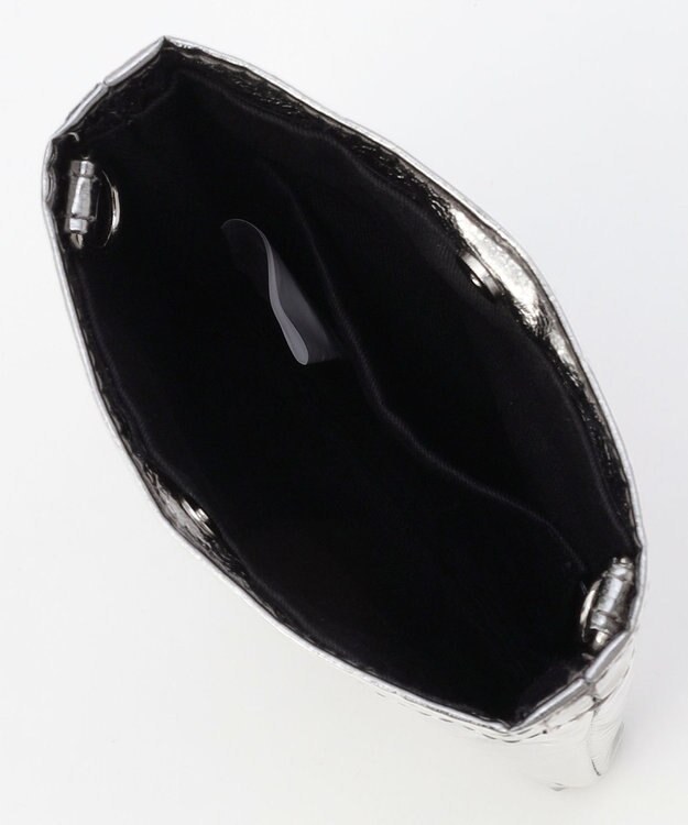 Y'SACCS PVCメタリックショルダーバッグ ガンメタリック