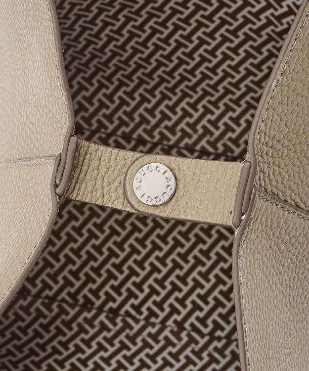 IACUCCI オペラ S CERVO/STAMPA INTERNA サンドベージュ