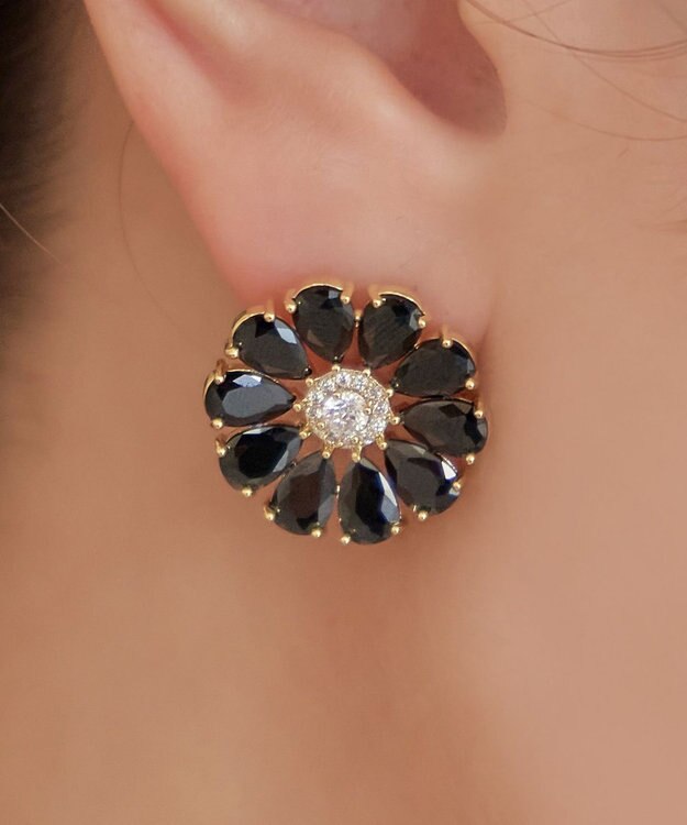 Tiaclasse 【金属アレルギー対応】ブラックフラワーピアス ゴールド