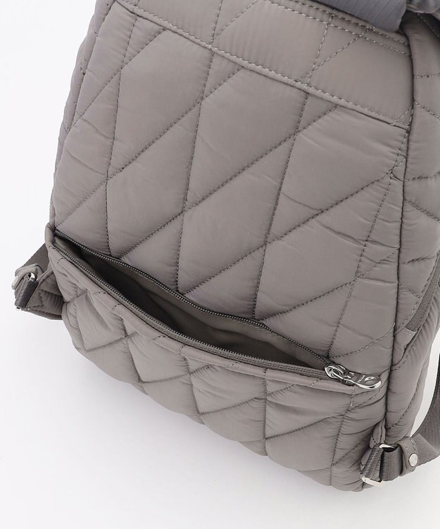 Y'SACCS バイアスキルトリュック グレージュ