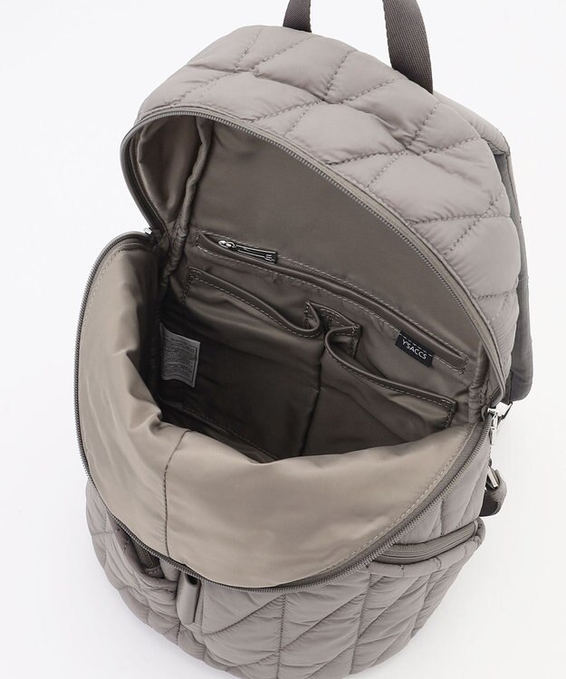 Y'SACCS バイアスキルトリュック グレージュ