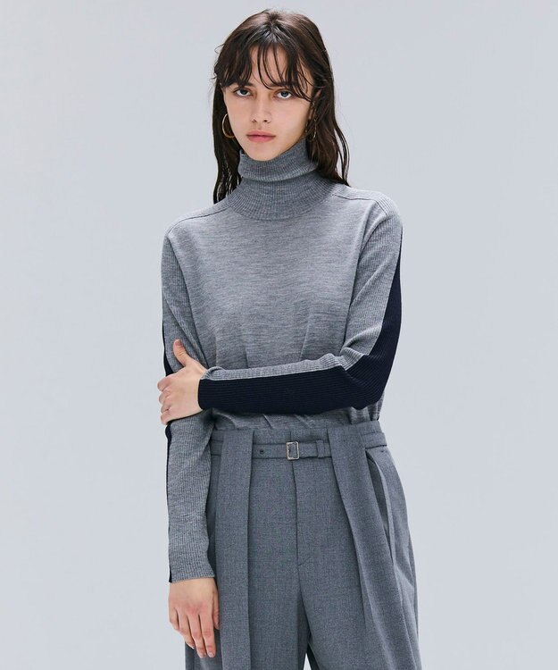 BEIGE， 【洗える・VERY NaVY12月号掲載】LA MONNAIE / バイカラーウールタートルニット Md.Gray × Midnight
