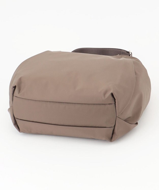 Y'SACCS 【ナイロンタフタ】トラベルショルダー ベージュ系その他