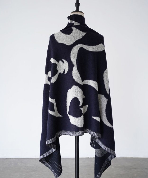 nitorito 【UNISEX】bonfula 牛と花モチーフ柄 ストール navy