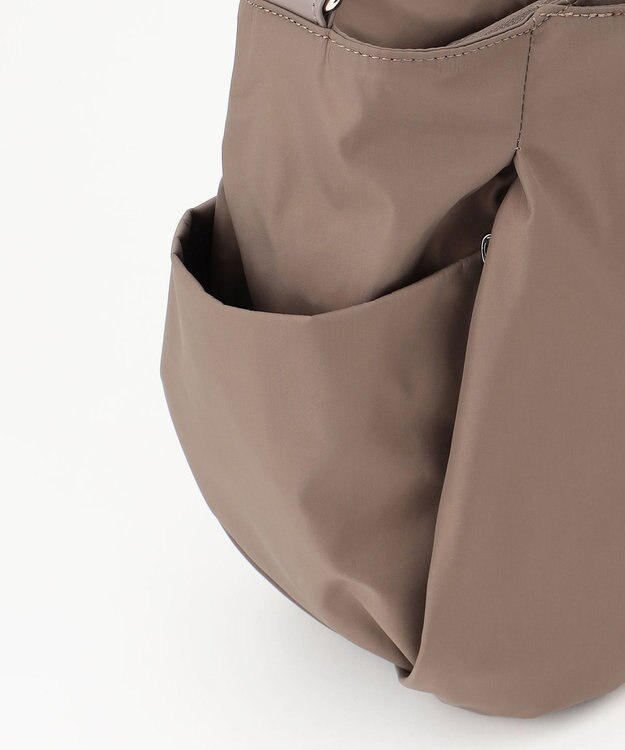 Y'SACCS 【ナイロンタフタ】トラベルショルダー ベージュ系その他