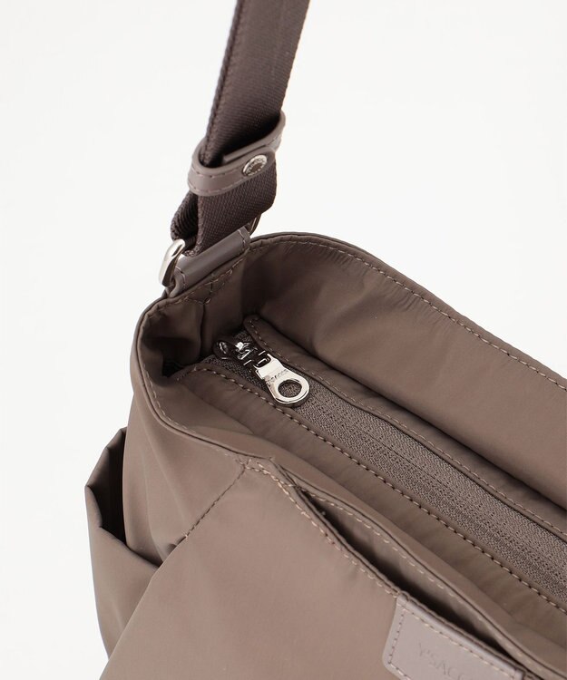 Y'SACCS 【ナイロンタフタ】トラベルショルダー ベージュ系その他