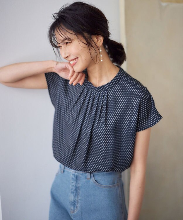 ANY 【洗濯機可能】プリントブラウス ネイビー幾何