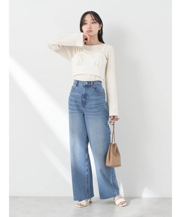 earth music&ecology エンボスフラワービスチェ Ivory