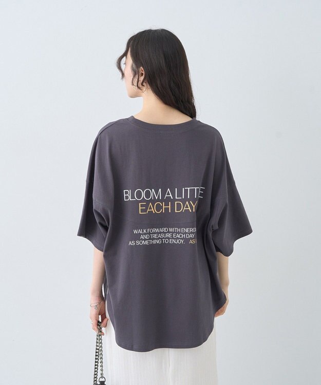earth music&ecology ドルマンバックプリントＴｅｅ Charcoal Gray