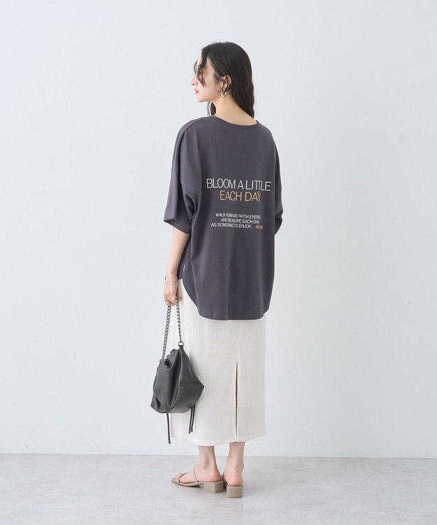 earth music&ecology ドルマンバックプリントＴｅｅ Charcoal Gray