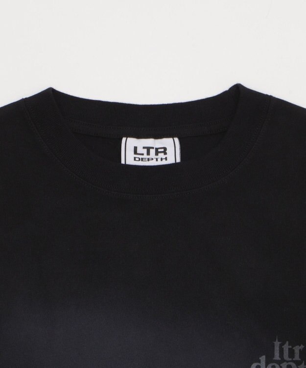 WEGO 【ユニセックス着用ITEM】バックスタッズグラフィックT（SS） ブラック