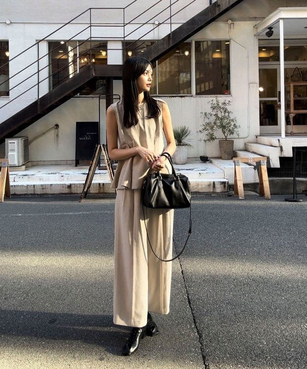 Green Parks AnriettMusee ノースリーブタックペプラムブラウス Beige