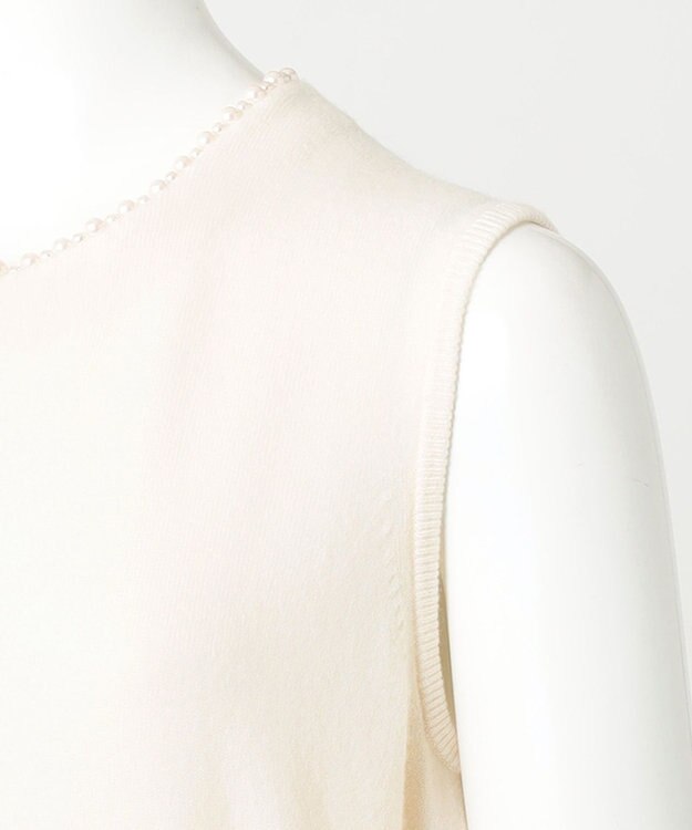 23区 【R(アール)】ウールカシミヤ パールトリム ノースリーブニット アイボリー系