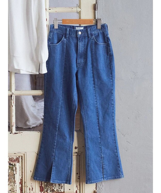 earth music&ecology Ｌｅｅ×ｅ．ｍ．ａ．ｅ．スリットフレアデニムパンツ Light Indigo