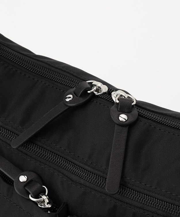 Y'SACCS トリプルポケットベーシックショルダー ブラック