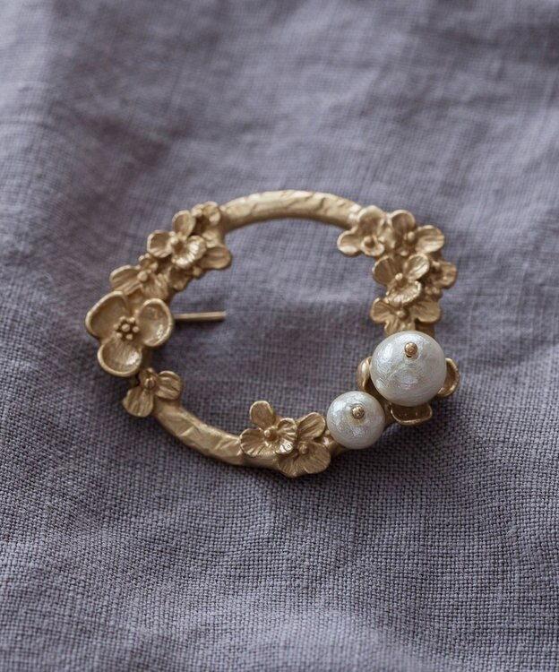 Pisceans フローラル&コットンパールブローチ マットゴールド