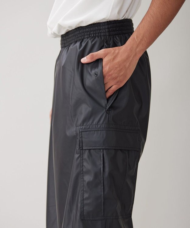 UNFILO MENS レザーライクカーゴパンツ [23年秋冬商品] ブラック