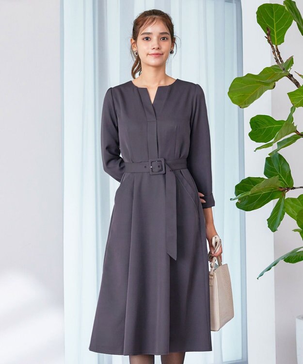 Tiaclasse 【洗える】ベルト付キーネックポケットワンピース チャコール